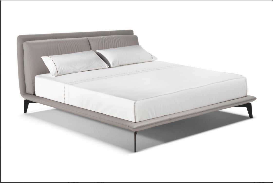 NATUZZI EDITIONS LE07 Leather Platform Bed