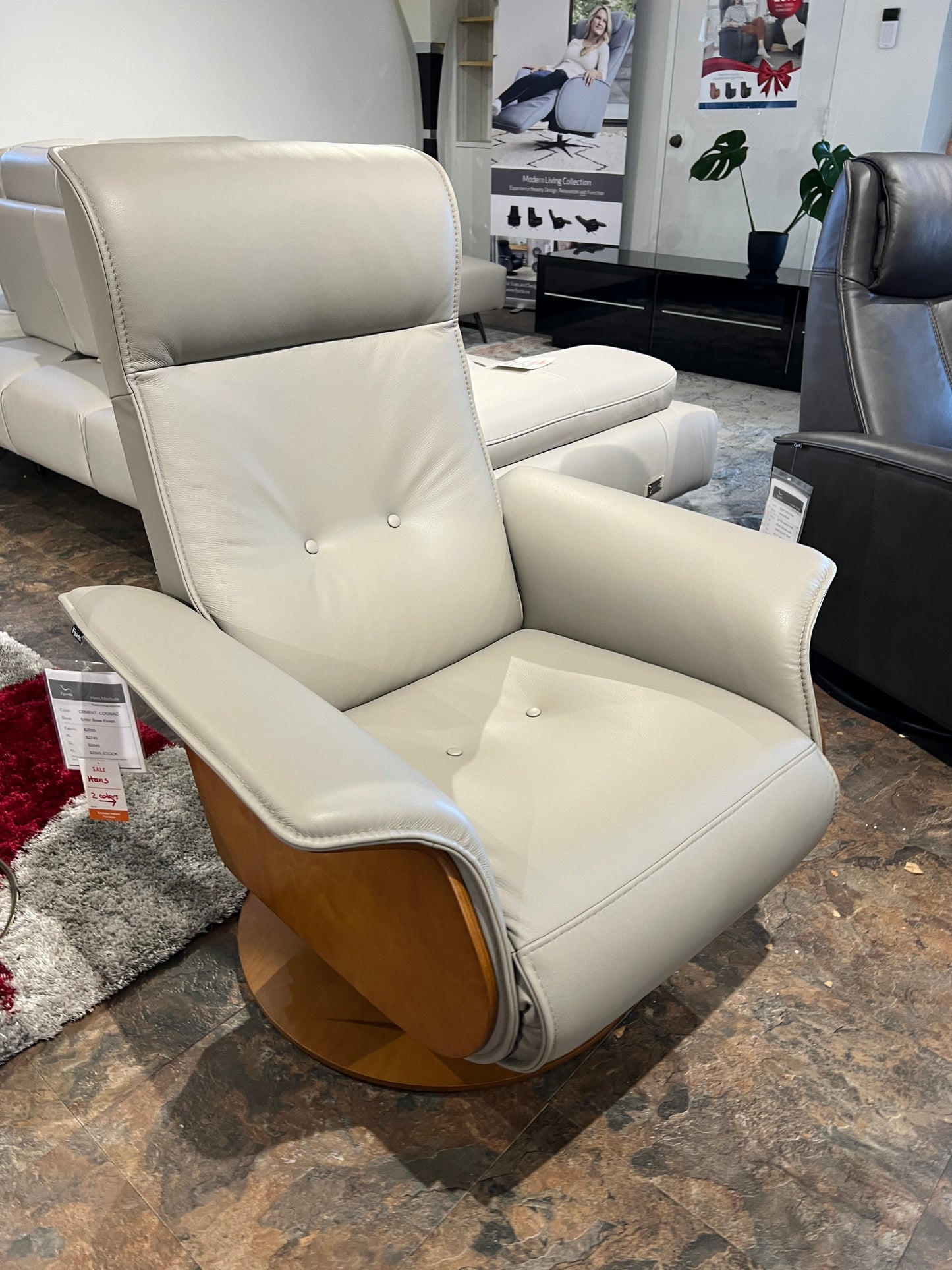 Fjords - Hans Recliner Chair w/Battery- in stock