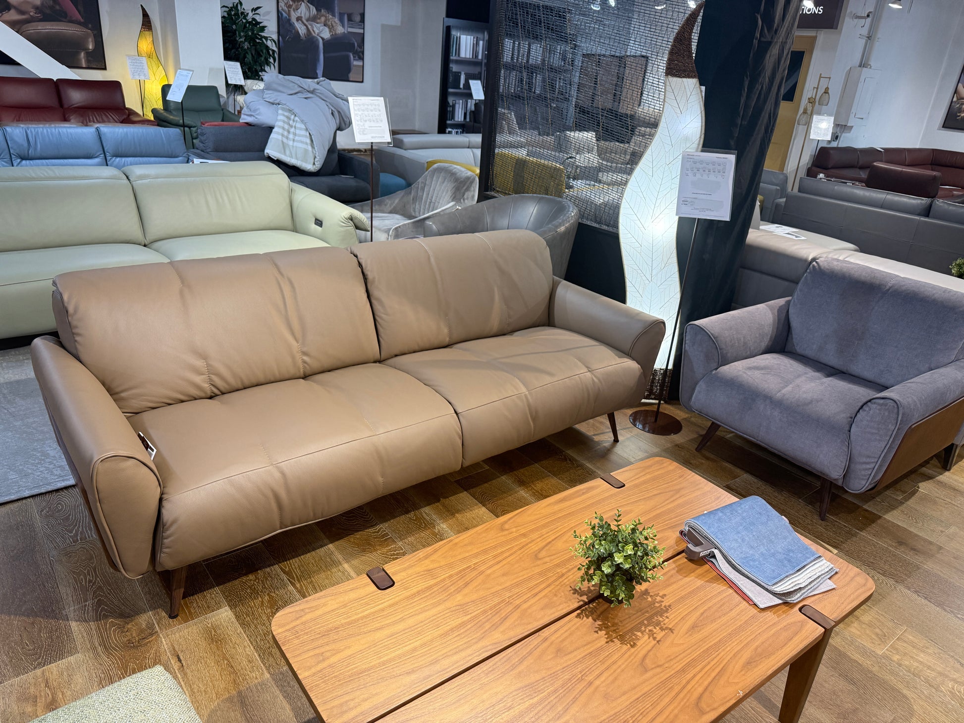 NATUZZI EDITIONS - B993 TALENTO [STOCK OPTIONS] - Eurohaus Modern Furniture
