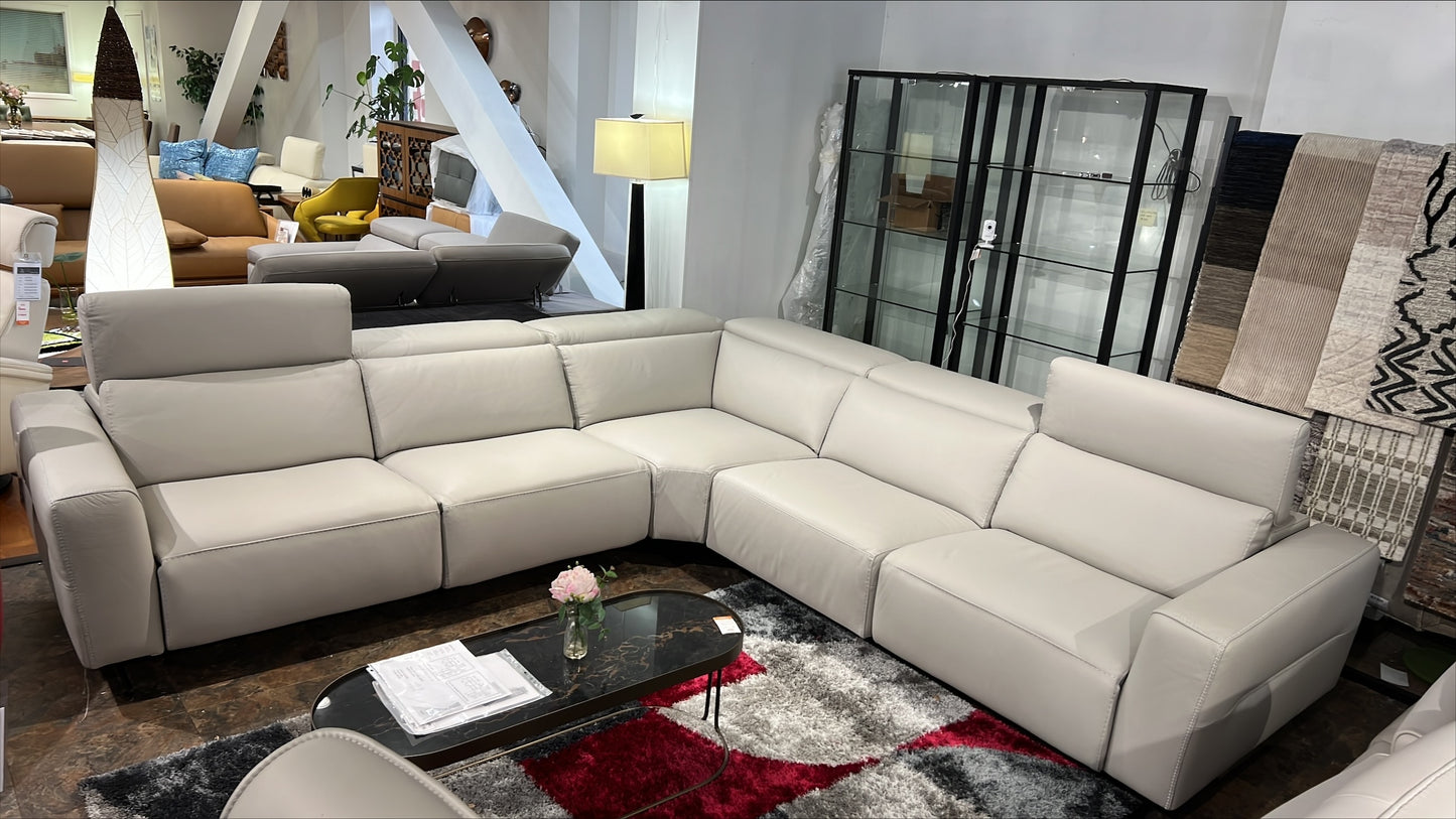 Incanto #811 5PCS. SECTIONAL W/3 RECLINERS