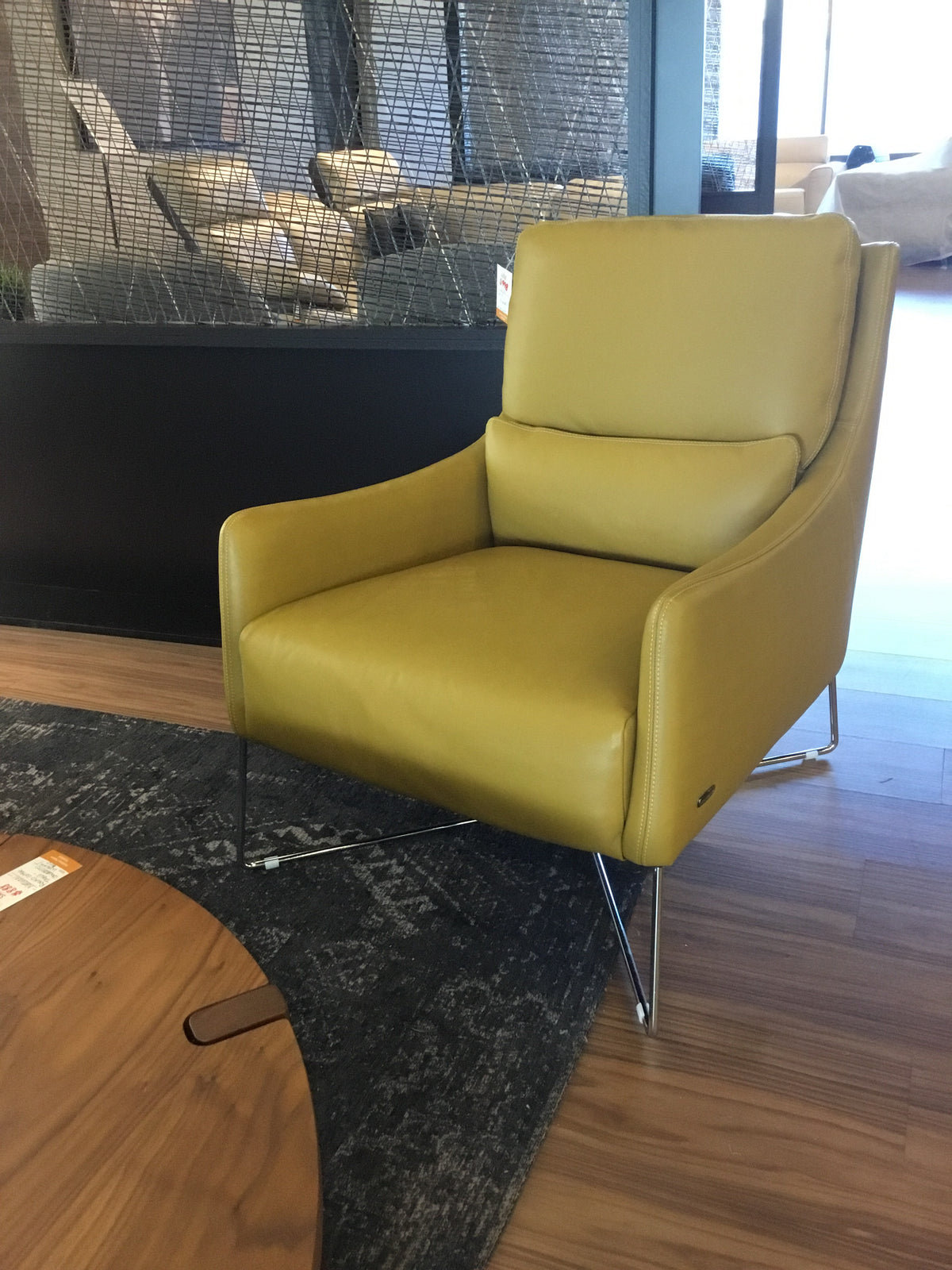 NATUZZI EDITIONS - C065 Accent chair [SPECIAL ORDER OPTIONS 